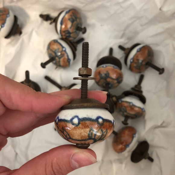 Hand painted knobs - Picture 2 of 3